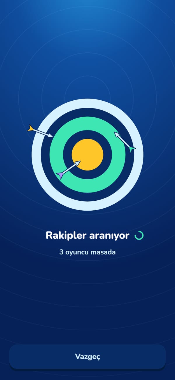 Eşleşme ekranı: nişan tahtasına saplanan oklar masadaki oyuncuları gösteriyor